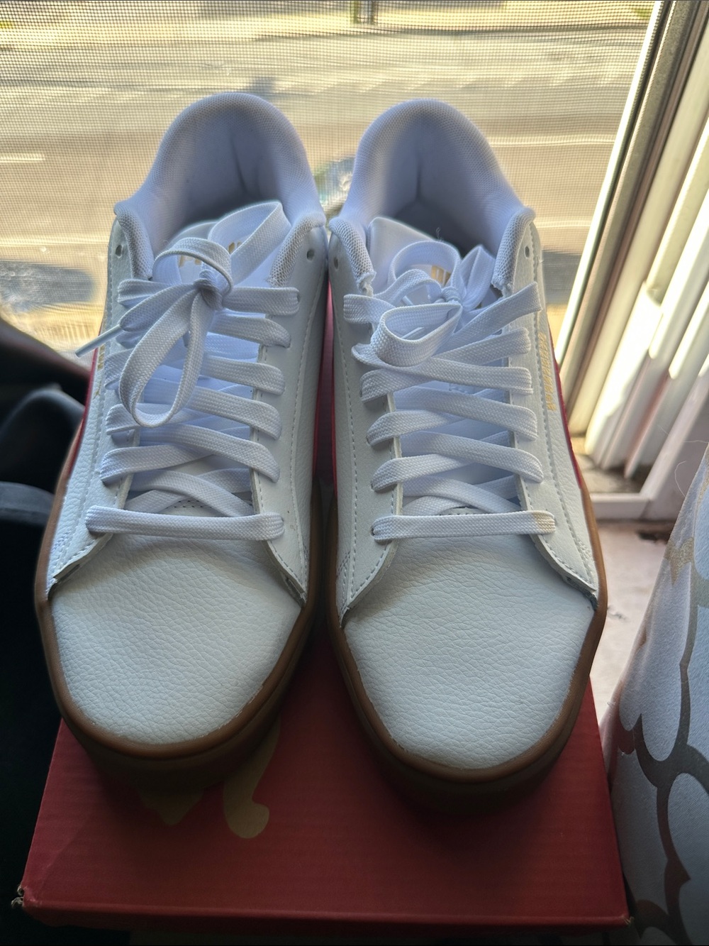 Women’s Low-Top Sneakers with Gum Sole